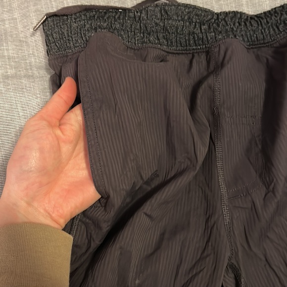 LULULEMON: studio shorts - Picture 11 of 12